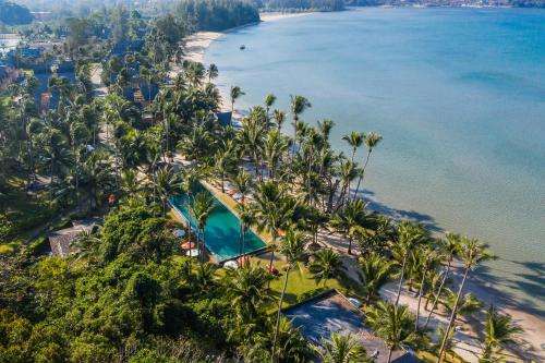 www.peninsula-beach-resort.com