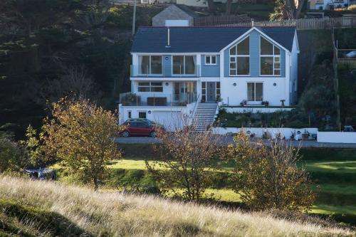 www.holywellbaybandb.co.uk