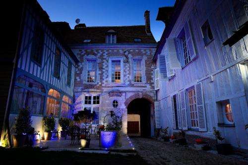 www.hotel-saint-georges-troyes.fr