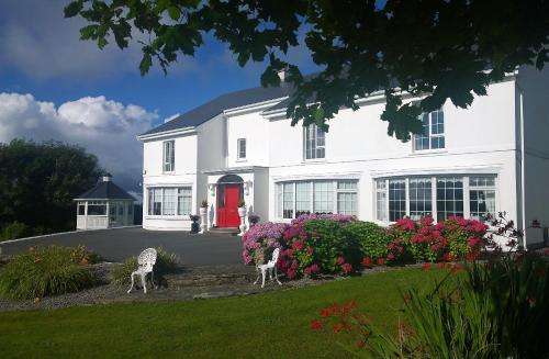 www.carrabaunhouse.ie