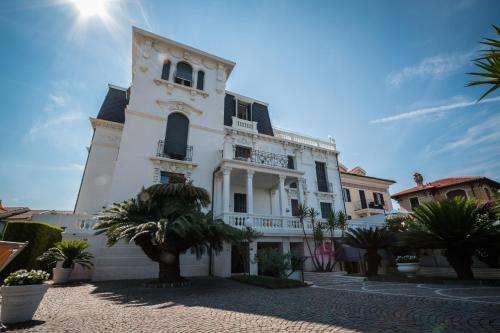 www.residencevillachiara.com