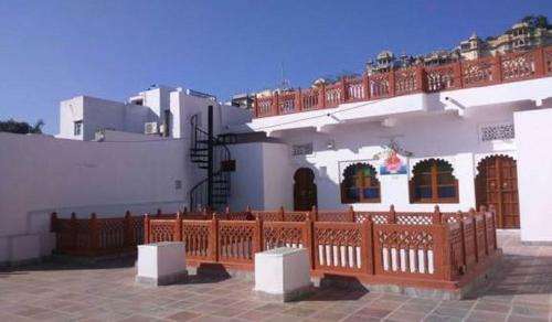 www.hariniwasudaipur.com