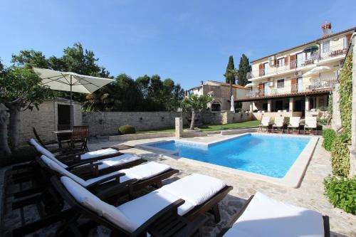 www.villa-velikestine.com