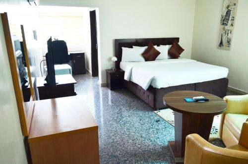 www.penielapartmentsabuja.com
