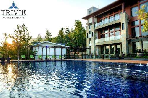 www.trivikhotels.com