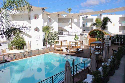 www.apartmentsborabora.com