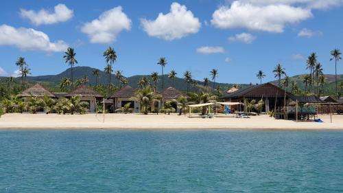 www.footprintsbeachresort.com