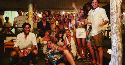 www.twinfinhostels.com