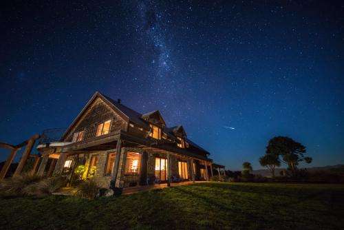 www.treehouselodge.co.nz