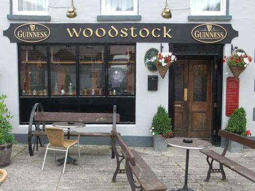 www.woodstockarms.ie