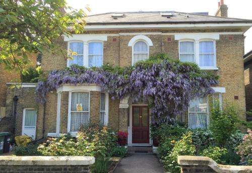 www.sjguesthouse.co.uk