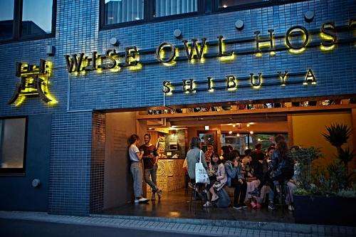 www.wiseowlhostels.com