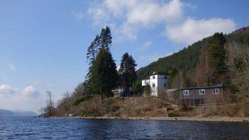 www.lochsidehostel.com