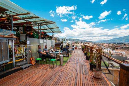 www.secretgardenquito.com