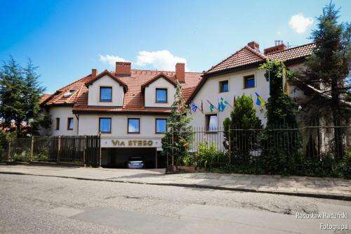 www.villasteso.com.pl