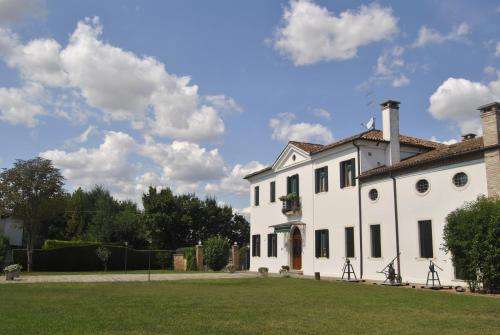 www.agriturismovillagreggio.com