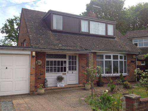 www.oak-tree-house.co.uk