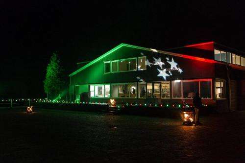 www.manege-groenewoude.nl