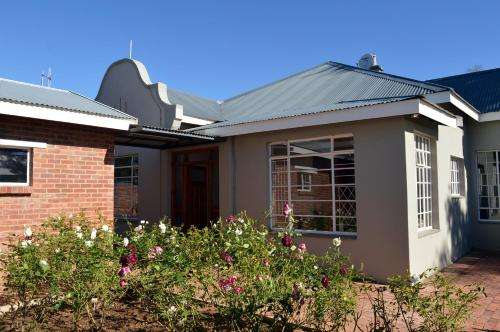 www.villagelodge.co.za