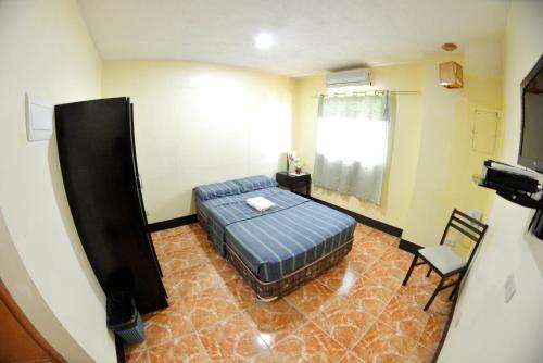 www.honeyhunthouse.com