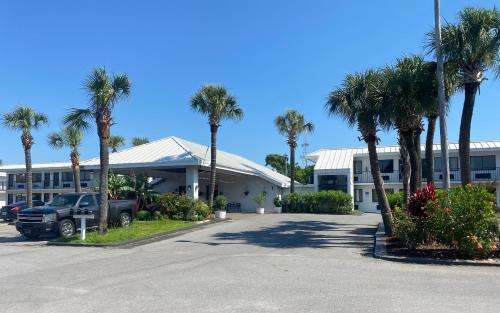 www.villageinndestin.com
