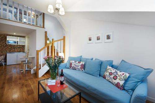 www.golebia8residence.com