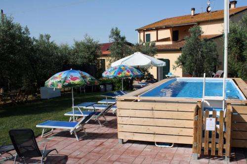 www.agriturismolequadrelle.it