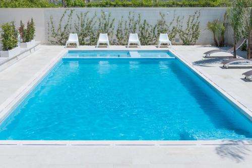 www.caluraresidence.com