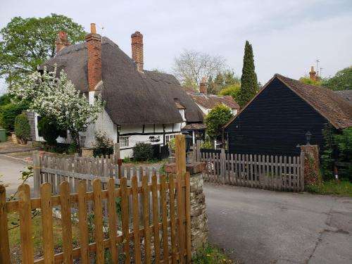 www.cliftonhampdenbnb.com