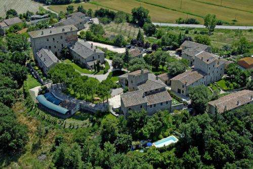 www.castellomonticelli.com