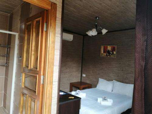 www.sevenrockcavehotel.com