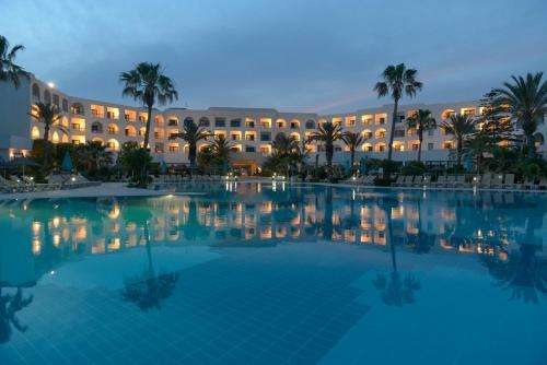 www.vinccihoteles.com