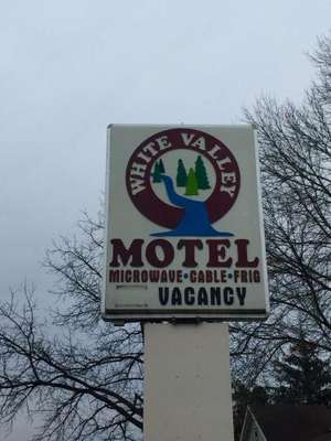 www.whitevalleymotel.com