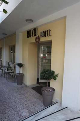 www.royalaparthotel.gr