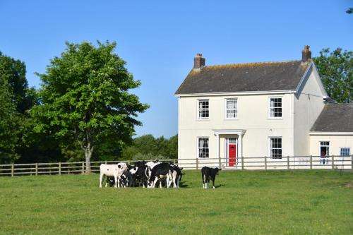 www.glascoedfarmstclears.co.uk