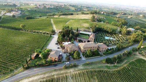 www.villadinottola.com
