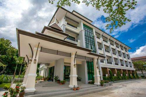 www.wanaromhotel.com