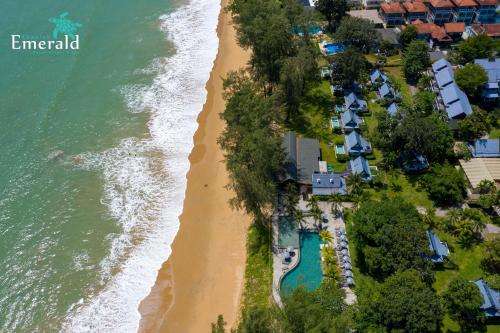 www.khaolakemeraldresort.com