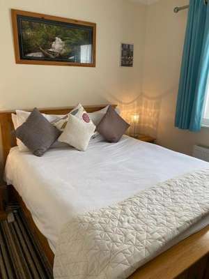 www.fourseasonsbookings.co.uk