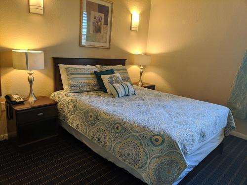 www.athenshotelsuites.com