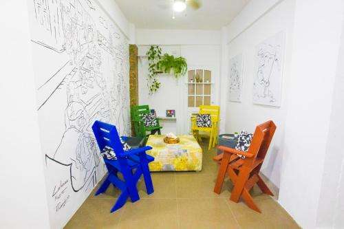 www.whostal.com