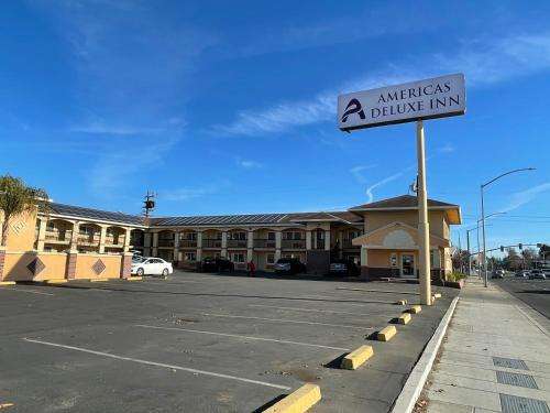 www.americasdeluxeinn.com