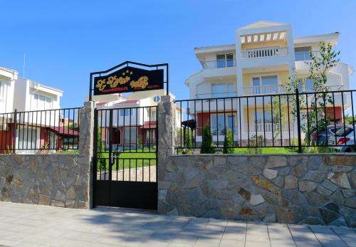 www.ststefanvillas.com