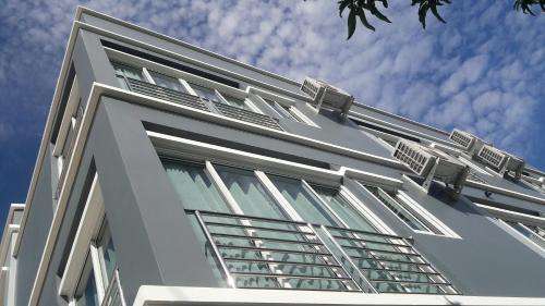 www.asiasbeachapartments.com