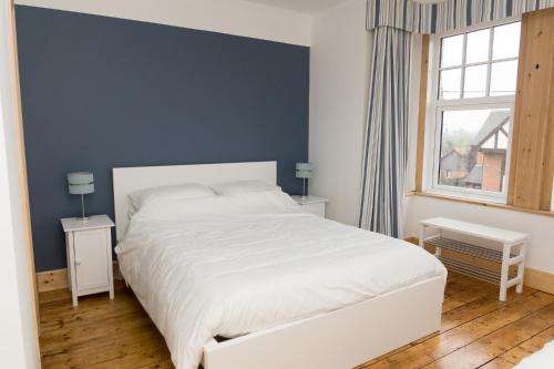 www.stayfreshwaterbay.co.uk
