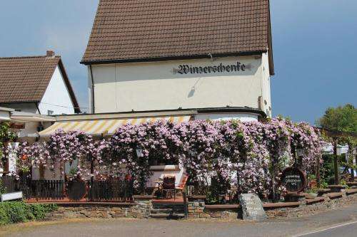 www.hotel-winzerschenke.de
