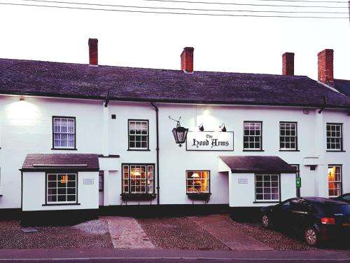 www.thehoodarms.co.uk