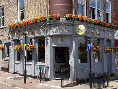 www.venturehostels.com