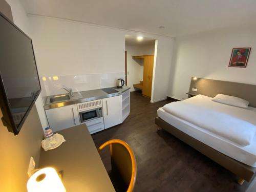 www.hotel-am-schillerplatz.de
