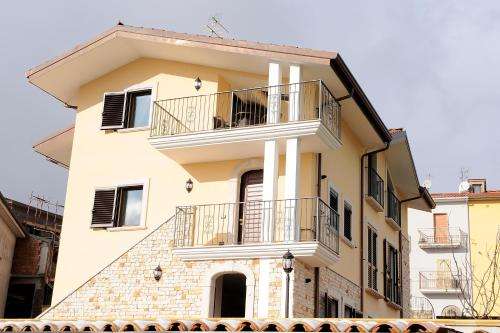 www.residencelesamis.com